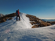 Quasi in vetta al MONTE SECCO (2293 m.) in solitaria con i camosci il 5 novembre 2012  - FOTOGALLERY